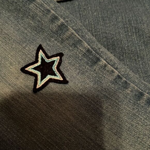 Girl Blue Jeans - Picture 9 of 10